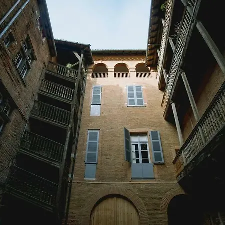 Flat In Particulier Apartment *