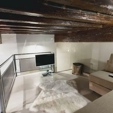 Apartment Flat In Particulier
